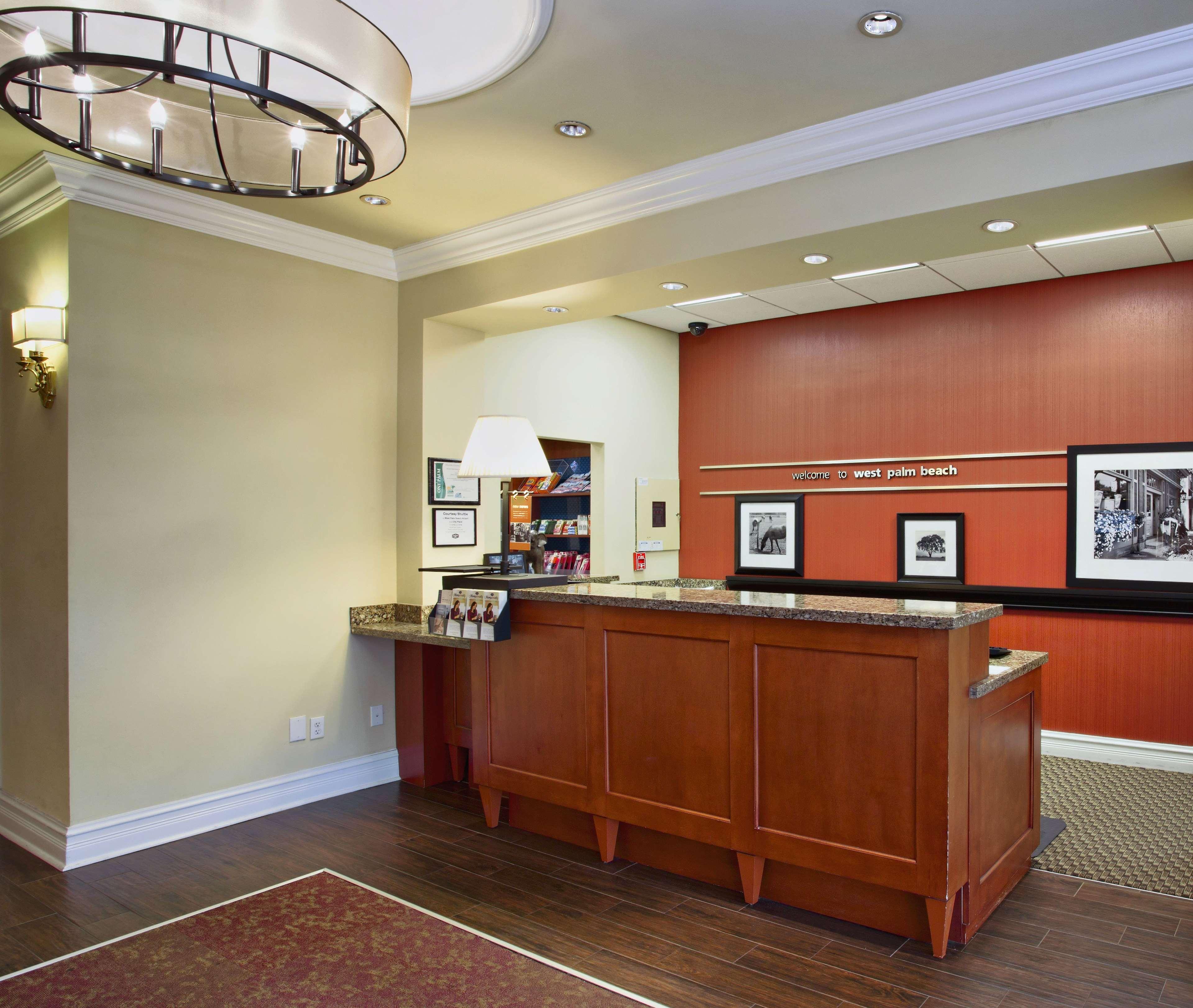 Hampton Inn West Palm Beach Central Airport Exterior photo