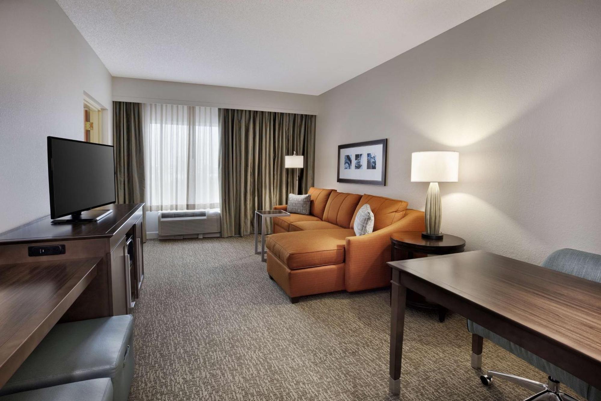 Hampton Inn West Palm Beach Central Airport Exterior photo